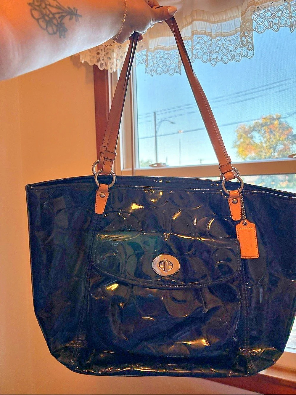 COACH Poppy Liquid Gloss Glam Tote Patent Leather navy blue